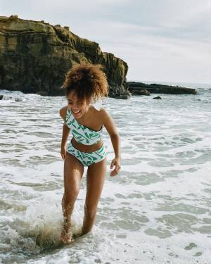 マリメッコからリサイクルナイロンを使用した地球にやさしい新作スイムウエアが登場