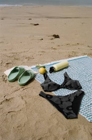 マリメッコからリサイクルナイロンを使用した地球にやさしい新作スイムウエアが登場