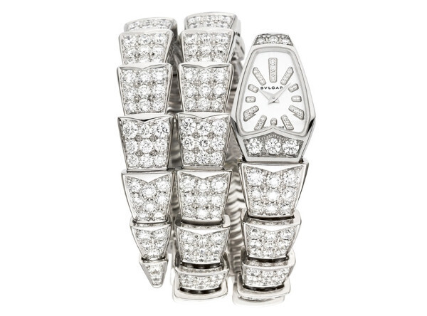 ブルガリを纏ったアン・ハサウェイが第75回 カンヌ国際映画祭に登場