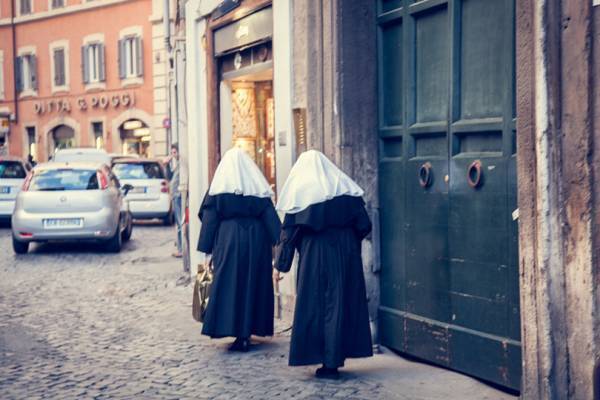 写真家・笠原秀信による旅をテーマにしたオンラインExhibition「THE ROAD」。第6弾はイタリア・ローマ（後編）