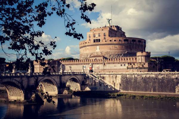 写真家・笠原秀信による旅をテーマにしたオンラインExhibition「THE ROAD」。第6弾はイタリア・ローマ（後編）