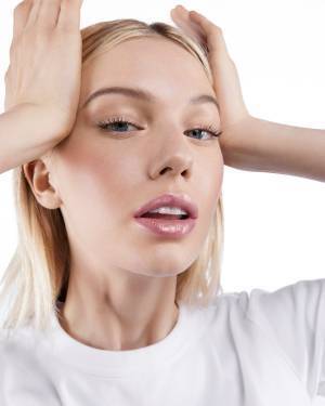 YSLのリップコレクションに、夏の陽射しに透けて軽やかさが映えるリッチでジューシーなフルーツカラーが登場