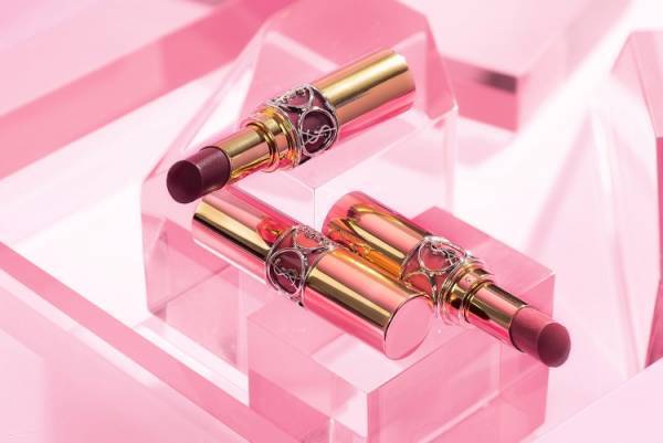 YSLのリップコレクションに、夏の陽射しに透けて軽やかさが映えるリッチでジューシーなフルーツカラーが登場