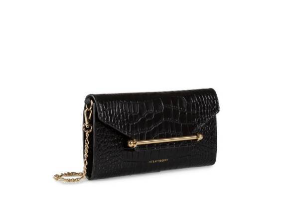 キャサリン妃がストラスベリー「マルトリーウォーク」を手に、エリザベス女王即位70年記念式典でバルコニーに登場