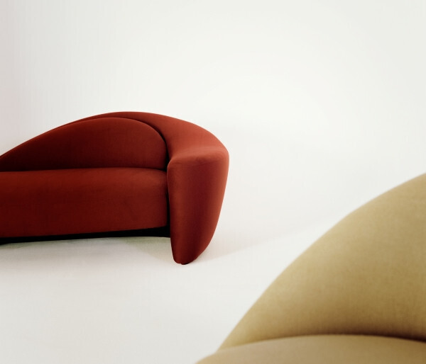 ロロ・ピアーナ・インテリアミラノサローネでラファエル・ナヴォのデザインによる新作家具を発表