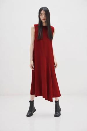 プレフォールのシックで遊びある端正なスタイルを完成、Y's 2022プレフォールコレクション