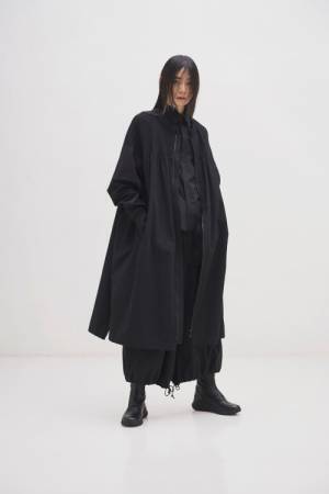 プレフォールのシックで遊びある端正なスタイルを完成、Y's 2022プレフォールコレクション