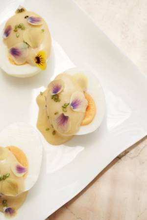 ルイ・ヴィトンがサントロペに季節限定のレストランをオープン。ミシュランスターシェフが芸術的演出を先導