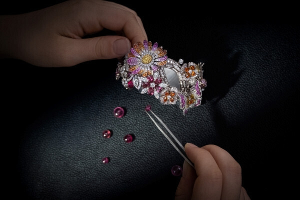 ブルガリ「ブルガリ エデン ザ ガーデン オブ ワンダーズ」にラグジュアリー ウォッチの頂点に立つタイムピースが誕生