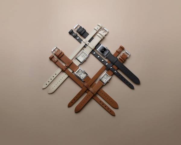 ロンジンからイヴォンヌ・ライムートとのコラボでスタイリッシュなアクセサリーへと変貌を遂げた「ドルチェヴィータ イヴィ」が登場