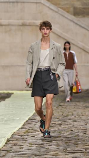 【ルック】エルメスが2023年春夏メンズコレクションショーをパリで開催