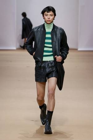 【ルック】プラダが2023 年春夏メンズコレクション ファッションショーをミラノで開催