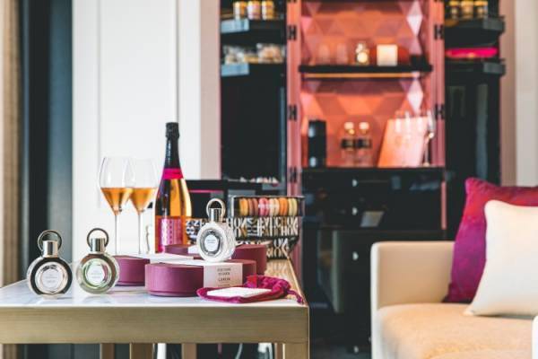 フォションホテル京都とパリ老舗フレグランスメゾン「CARON」がコラボしたスペシャルアフタヌーンティー＆ステイプラン