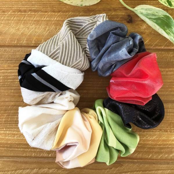 創業155年の傘生地屋がつくる、折りたたみタイプの紳士用日傘