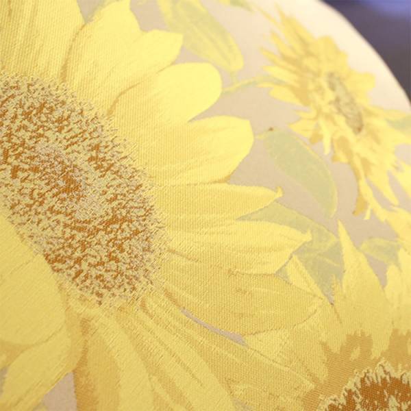 創業155年の傘生地屋がつくる、折りたたみタイプの紳士用日傘