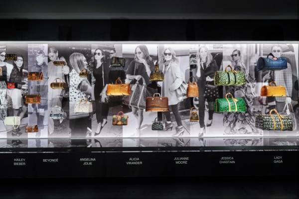 160余年におよぶルイ・ヴィトンの歴史を巡る旅。巡回展「SEE LV」が東京ミッドタウン 芝生広場で7月8日から開催