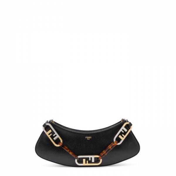 フェンディが瞬く間にメゾンの新たなシグネチャーとなった「オーロック」をレザーグッズへ昇華