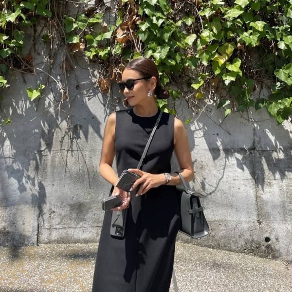 イタリア製革小物ブランド「ラルコバレーノ」が滝沢眞規子と初コラボとなるレザーグッズを発売