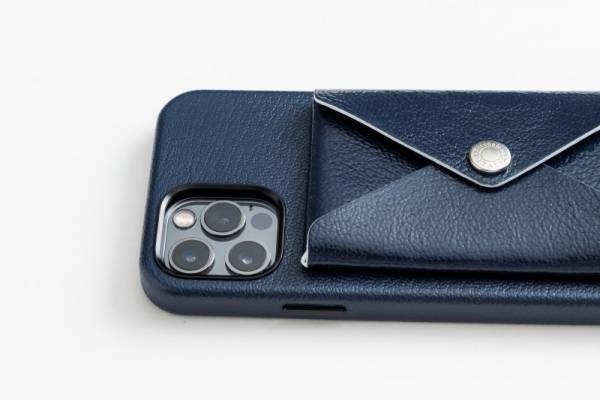 イタリア製革小物ブランド「ラルコバレーノ」が滝沢眞規子と初コラボとなるレザーグッズを発売