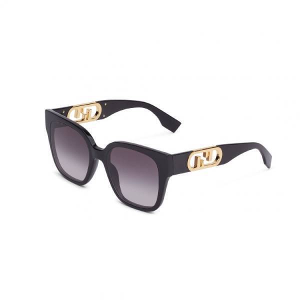 フェンディがアイウエアコレクションの新作を発表、キム・ジョーンズが提案するフェンディウーマンのためのクリエイティブなビジョンを反映