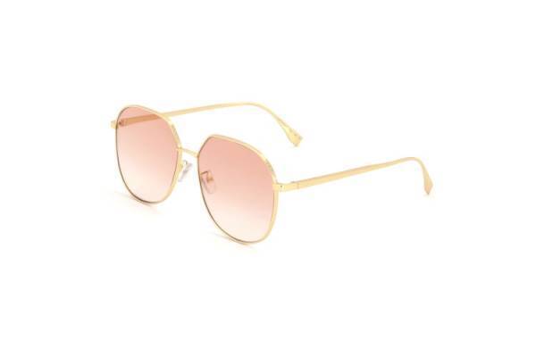 フェンディがアイウエアコレクションの新作を発表、キム・ジョーンズが提案するフェンディウーマンのためのクリエイティブなビジョンを反映