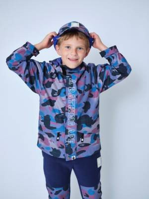 べイプキッズが2022年秋冬コレクションのルックブックを公開。べイプの世界観を楽しめるポップなグラフィックとプレイフルな色使い