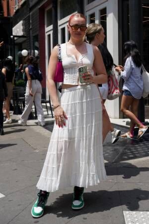 2022年夏のNYスナップ、最旬のサマードレスを着用したニューヨーカーにインタビュー「この夏どう過ごす?」【From cities 世界の都市に憧れて Vol.34】