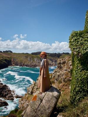 ロロ・ピアーナが2022-23 秋冬の広告キャンペーンを発表。マリオ・ソレンティによる力強いポートレートが印象的