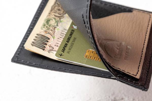 キャッシュレス化にぴったり! イタリア製革小物ブランド「ラルコバレーノ」からフラットウォレットが新登場
