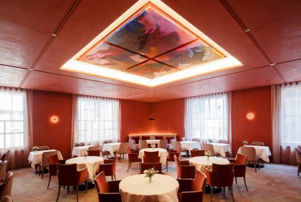 資生堂パーラー 銀座本店サロン・ド・カフェで楽しむ、産地直送のこだわりフルーツを使った夏を感じるフルーツパフェ