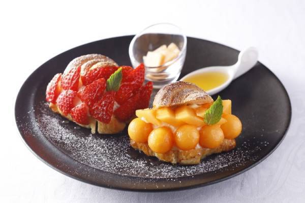 資生堂パーラー 銀座本店サロン・ド・カフェで楽しむ、産地直送のこだわりフルーツを使った夏を感じるフルーツパフェ