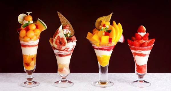 資生堂パーラー 銀座本店サロン・ド・カフェで楽しむ、産地直送のこだわりフルーツを使った夏を感じるフルーツパフェ