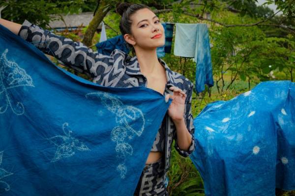 マーク ジェコブスと森星がコラボ! 森星がオリジナルで手掛けたデザインをバンダナ・コレクションとして販売