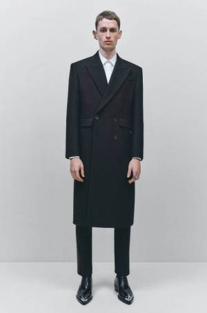 アレキサンダー・マックイーンが伊勢丹新宿店メンズ館でポップアップを開催。2022年秋冬コレクションの最新アイテムを展開