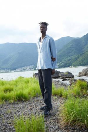 アーペーセーとエディフィスがタッグした別注のデニムパンツ3型が登場