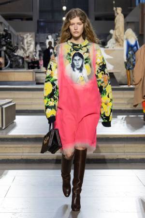 ルイ・ヴィトンが2022秋冬ウィメンズ・コレクションをローンチ、個性が形成される青春時代をテーマ