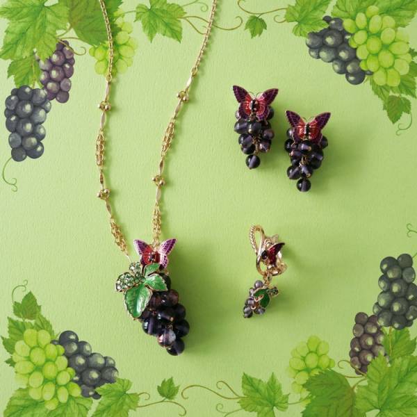 アナ スイからぶどうモチーフのアクセサリーが登場。ヴィンテージコスチュームジュエリーを彷彿とさせるディテール