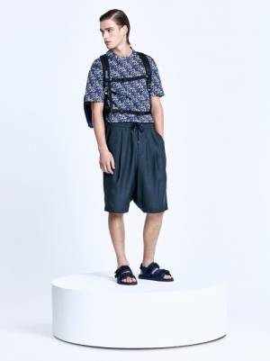 ジョルジオ アルマーニがブランド初となるリサイクル素材を使用したアイテムを発売