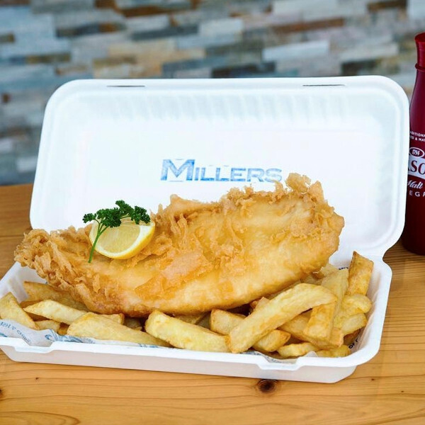 日本橋三越本店で「三越英国展」を開催。エリザベス女王即位70周年プラチナジュビリーの記念アイテムも登場