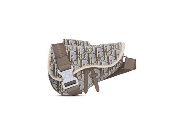 ディオール ウィンター 2022-2023 メンズ コレクションの展開スタート。ロマンティックな夢想を彷彿とさせるビジュアルに