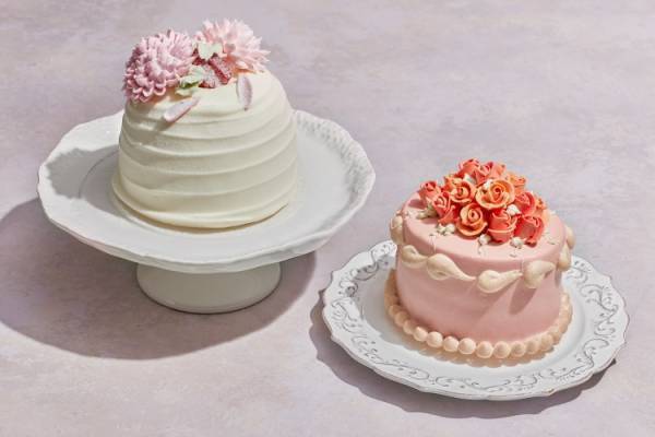 日本橋高島屋に可愛らしいスイーツが人気の「アトリエ アニバーサリー」がオープン。日比谷花壇とコラボした限定ケーキも登場