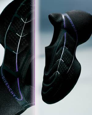 ジバンシィからストレッチニットアッパーがソールと一体化したウィメンズスニーカーが登場