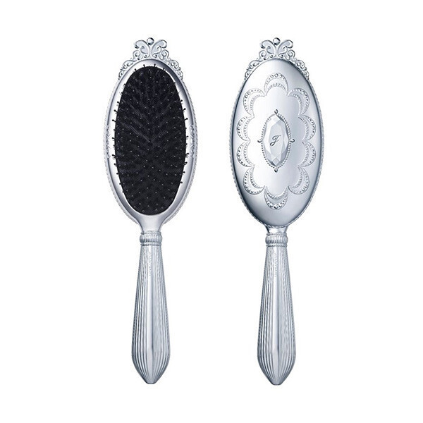 透明感溢れるピュアなホワイトフローラルの香り。ジルスチュアート ビューティから新ヘアケアアイテムが登場