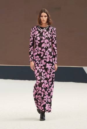 女優のペネロペ クルスがシャネルを纏い、第79回ベネチア国際映画祭に登場