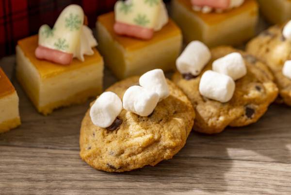 コンラッド東京でエレガントなタータンチェックがいっぱいのホリデーシーズンにぴったりなスイーツビュッフェを開催