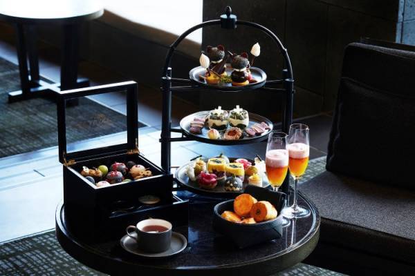 マスカレードをテーマにした、アマン東京の秋の味覚を楽しむ ハロウィンアフタヌーンティー