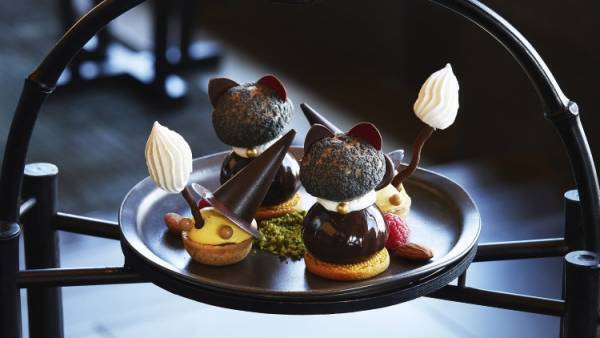 マスカレードをテーマにした、アマン東京の秋の味覚を楽しむ ハロウィンアフタヌーンティー