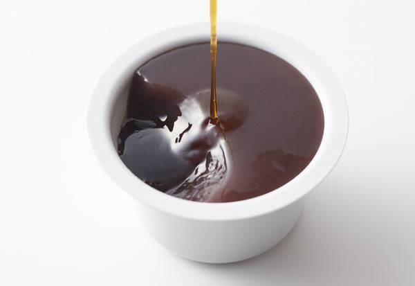 俳優 ディーン・フジオカと和菓子の老舗 たねやがオリジナル羊羹「ディーン・フジようかん」を開発