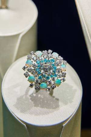 ティファニーの新作ハイジュエリーコレクション「ブルーブック」が日本でお披露目。BLACKPINKのロゼや三吉彩花が華麗に纏って登場