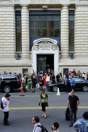 デニムスカートやカーゴパンツがリバイバル! 2023年春夏NYFWのオフランウェイスナップ【From cities 世界の都市に憧れて Vol.35】